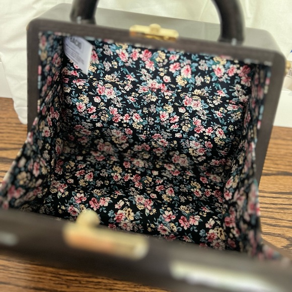 Handbag MYBACIO made of wood like new condition but small scratch on the toner - Picture 7 of 8